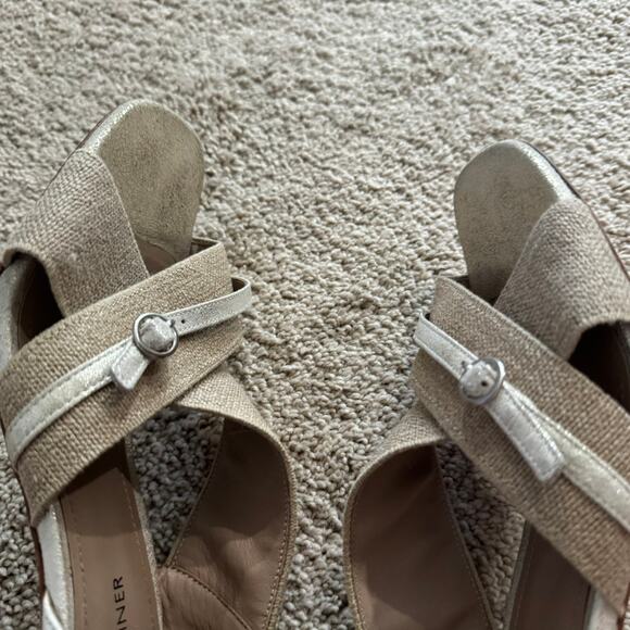 Donald Pliner Beige Linen Strappy Heeled Sandals Open Toe Size 8 Silver Metallic - Picture 9 of 9